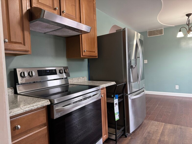 Building Photo - 3729 Woodleaf Rd