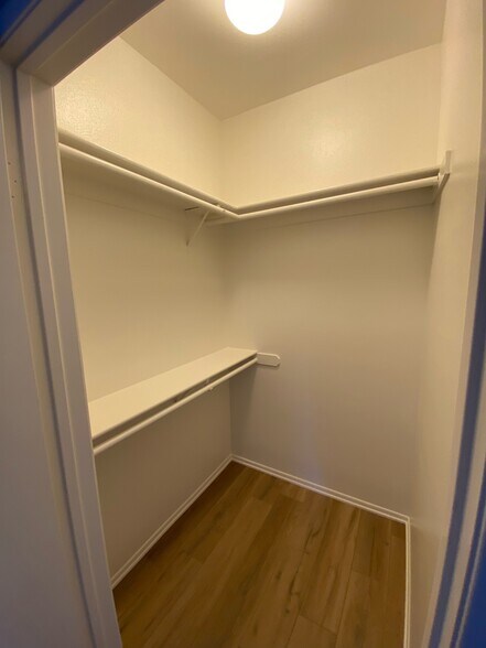 Building Photo - Sherman Oaks Renaissance