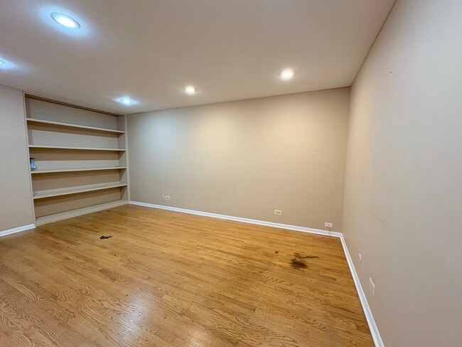 Building Photo - 424 Mallard Dr