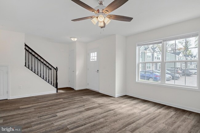 Building Photo - 347 Quincy Dr