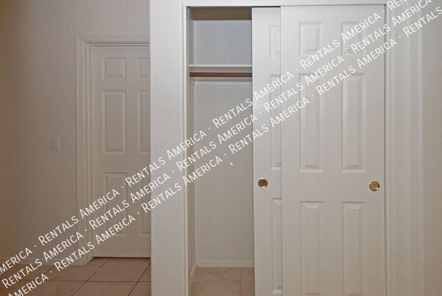 Building Photo - 4212 N 125th Ave