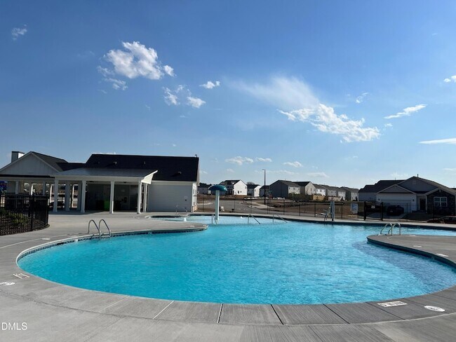 Building Photo - 852 Bullhorn Dr