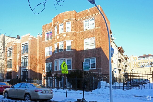 Building Photo - 5013-5015 N Kenmore Ave