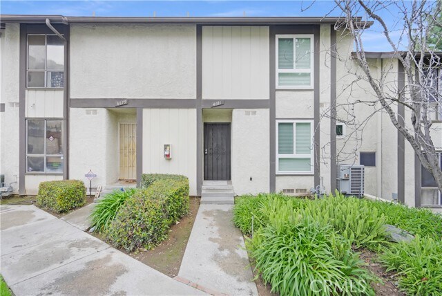 Primary Photo - 4681 Knickerbocker Ln