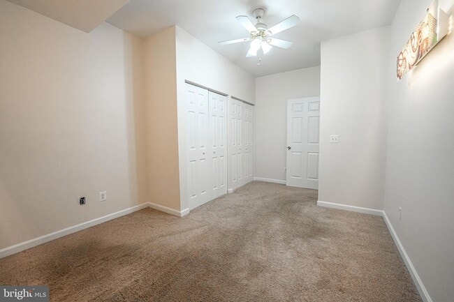 Building Photo - 4230 Avon Dr