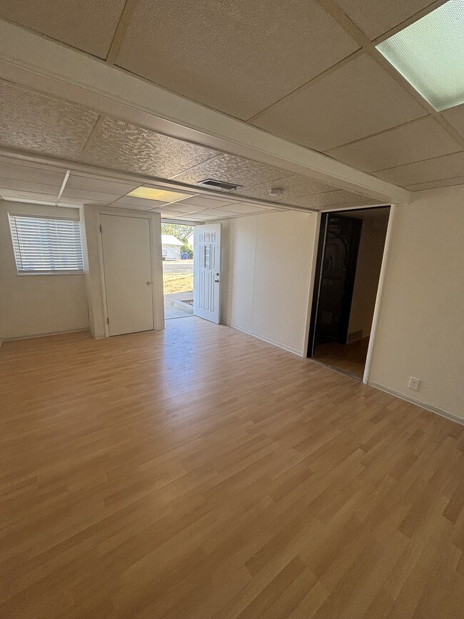 Building Photo - 193 E 5300 S