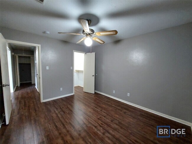 Building Photo - 1611 Hazelwood St