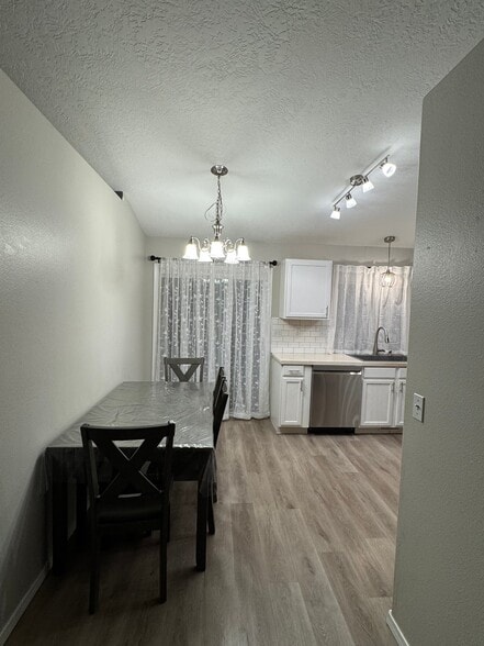 Building Photo - 273 W Antler Ct