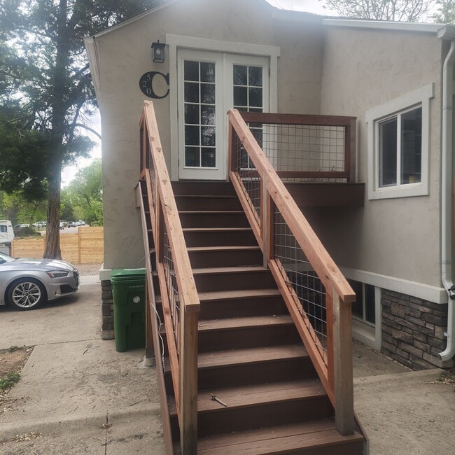 Building Photo - 520 S Bryan Ave