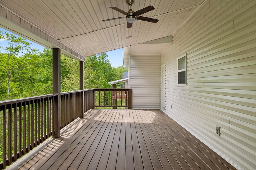 Building Photo - 551 Skyview Dr
