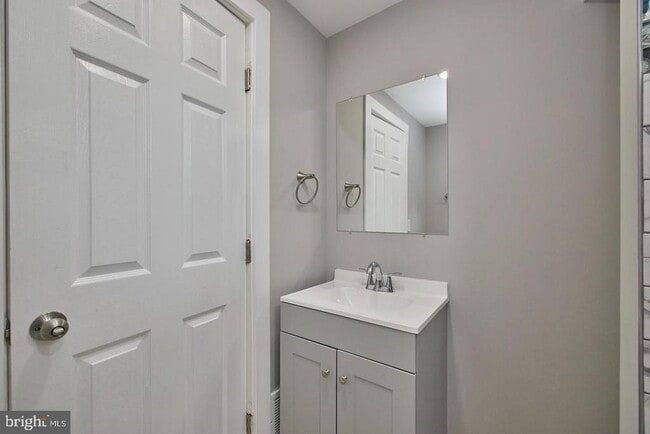 Building Photo - 1516 Opus Ave