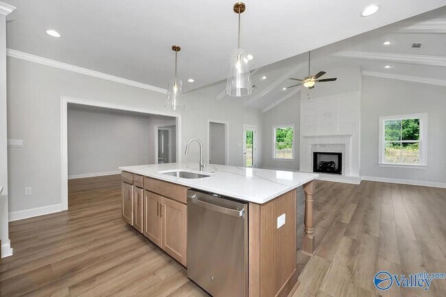 Building Photo - 16535 Hamilton Pl