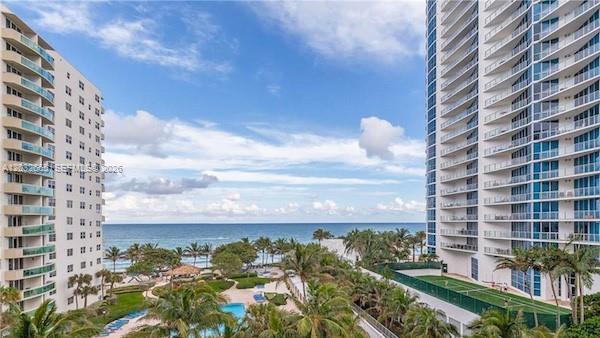 Building Photo - 3001 S Ocean Dr