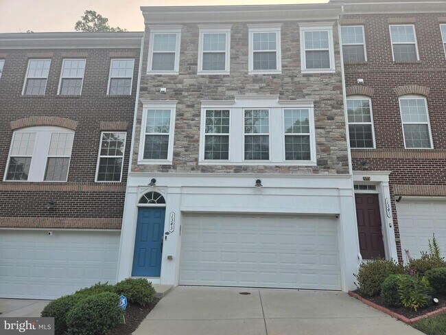 Building Photo - 1343 Gilmore St