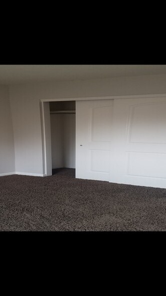 Building Photo - 1165 1550 N