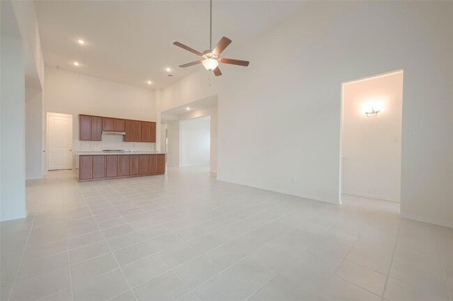 Building Photo - 1343 Vinter Mdws Ln