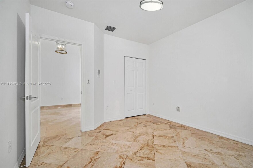 Building Photo - 1135 Asturia Ave
