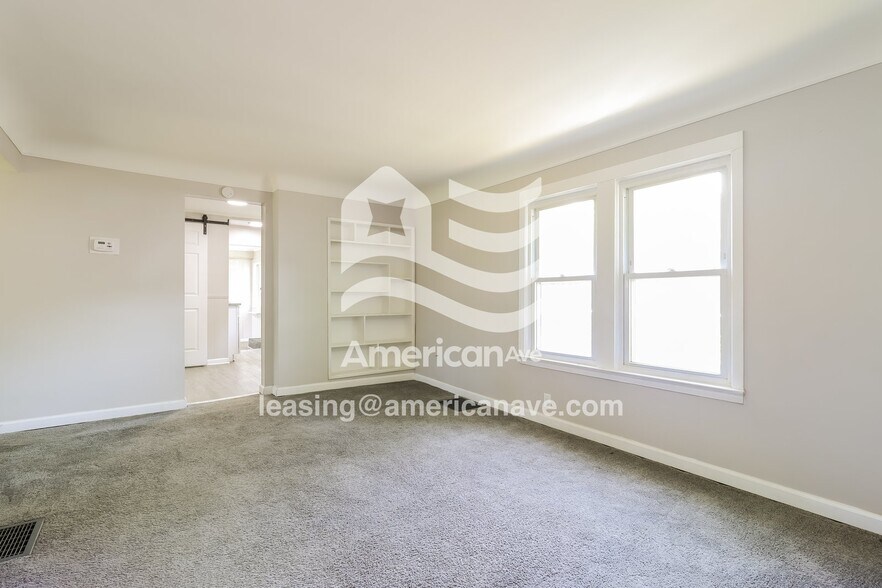 Building Photo - 26635 Parkington St