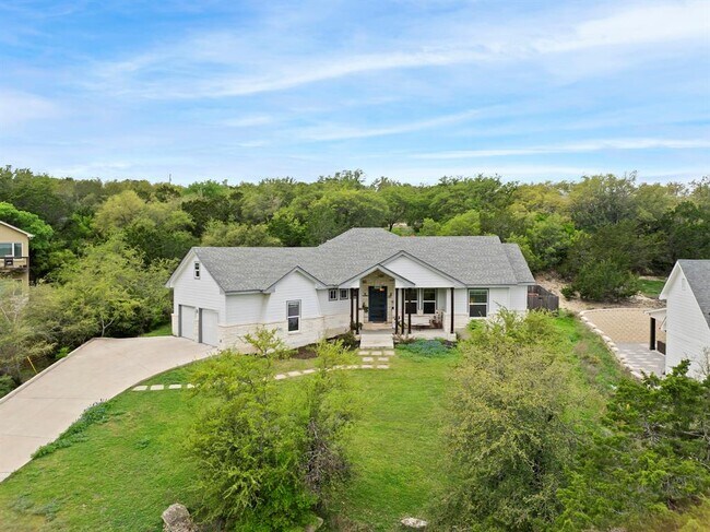 Building Photo - 706 Stow Dr
