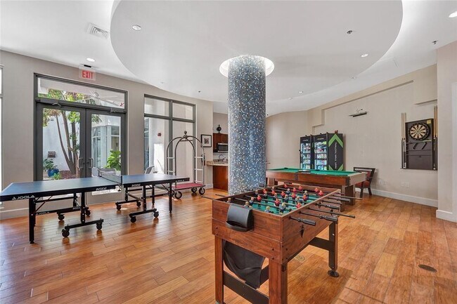 Building Photo - 1830 Radius Dr