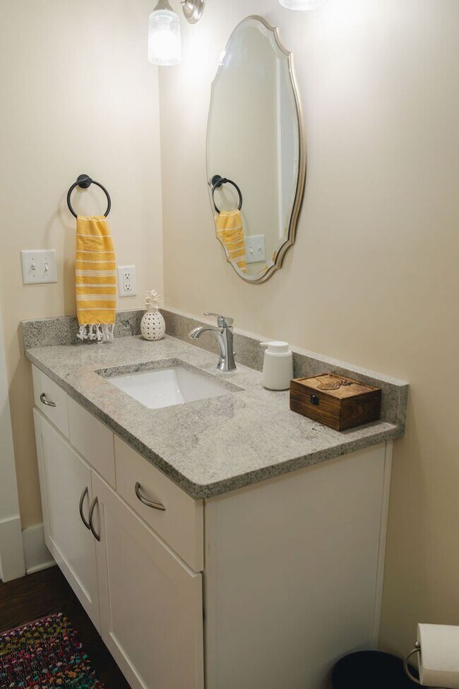 Building Photo - Beautiful 3 bedroom Home for Rent, middle of The Nations with a "4th"/bonus room