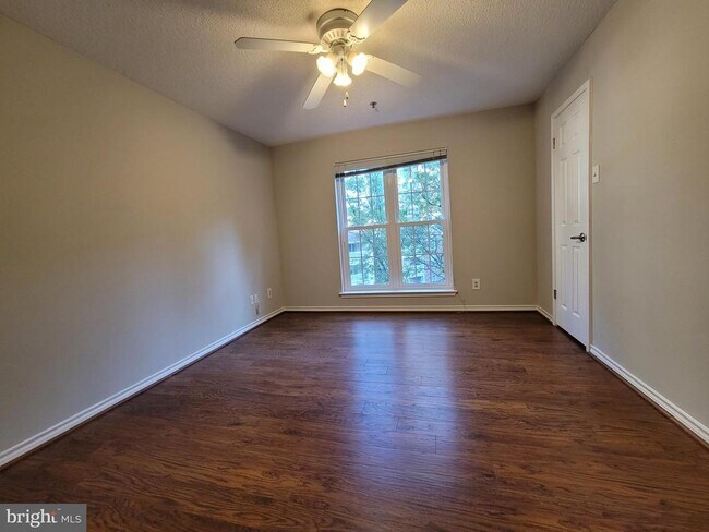 Building Photo - 1524 Lincoln Way
