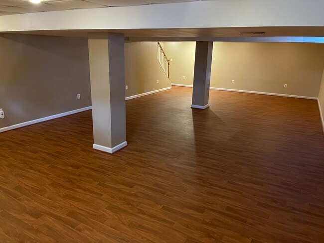 Building Photo - Coming soon! Cozy 3 Bedroom Near the Water!