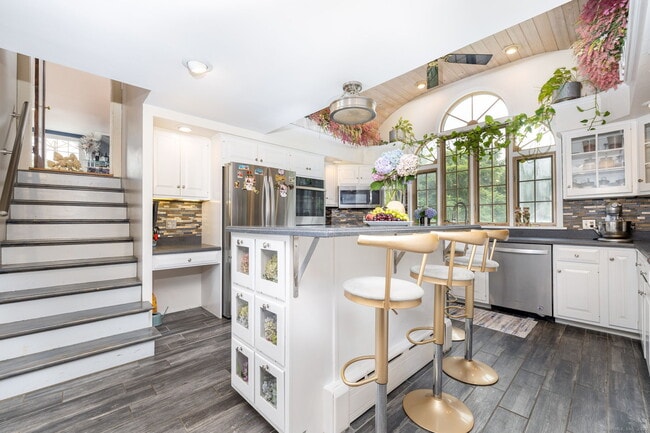 Building Photo - 538 Main St