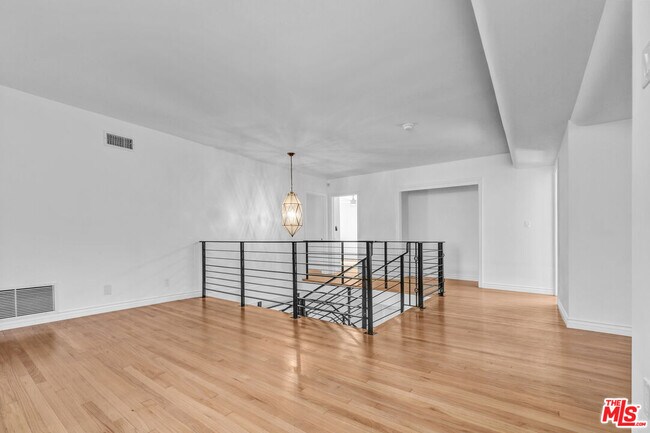 Building Photo - 1801 Buckingham Rd