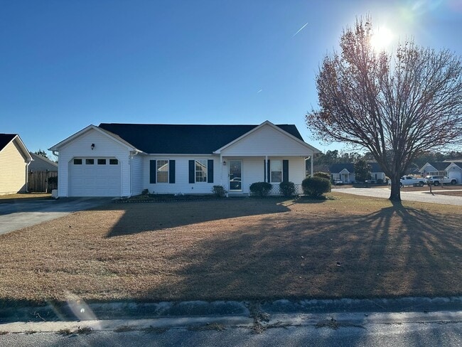 Building Photo - Desirable 3 Bedroom Home