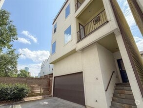 Building Photo - 1005 Bingham St