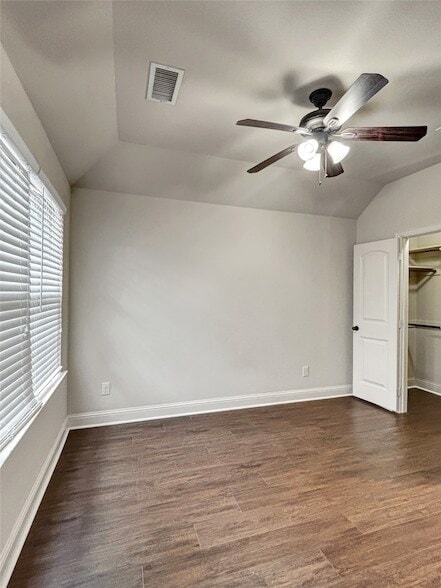 Building Photo - 341 Oxford Pl