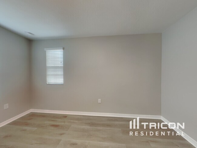 Building Photo - 2206 Rockmart Loop