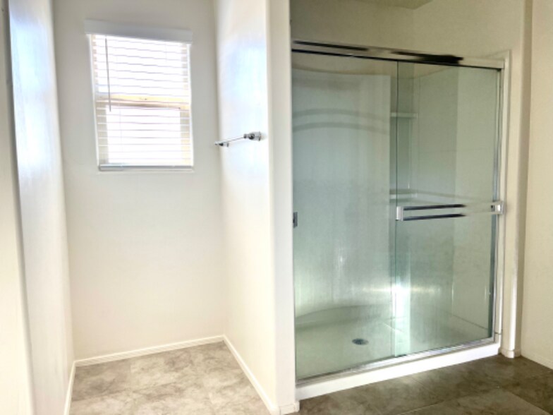 Building Photo - 11010 S Silver Fern Dr