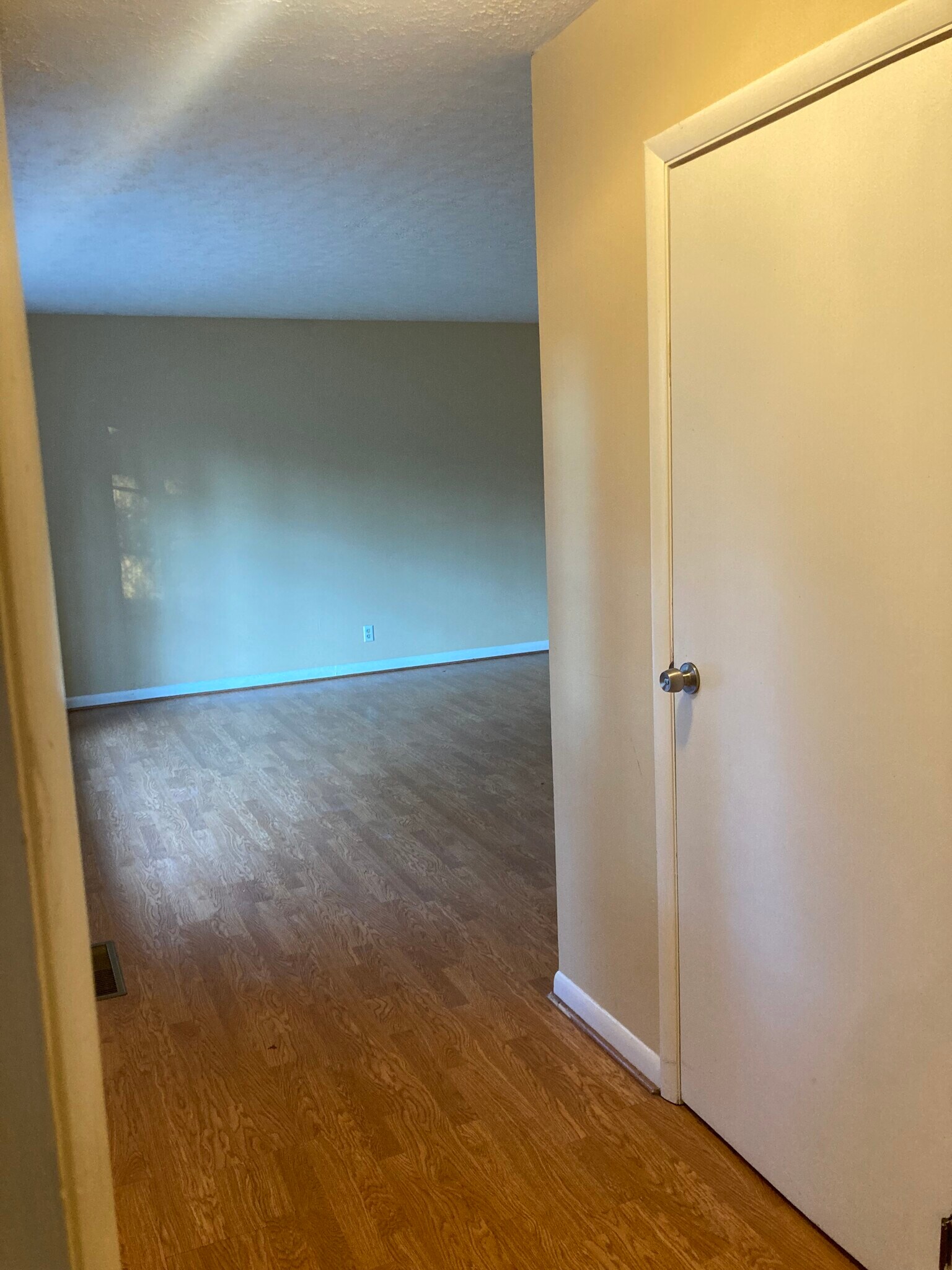 entry - 629 Forest Lake Dr N