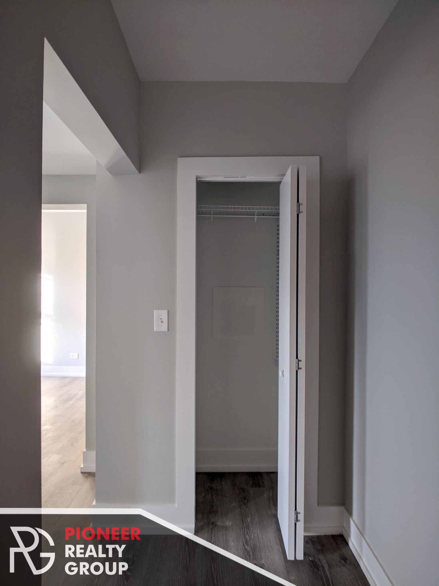 Building Photo - 1128 Maple Ave