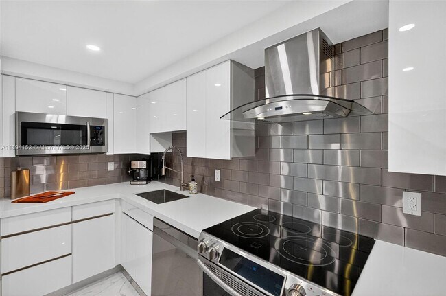 Building Photo - 2401 Collins Ave