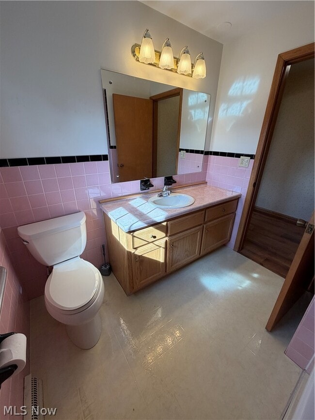 Building Photo - 8615 Chesterton Dr