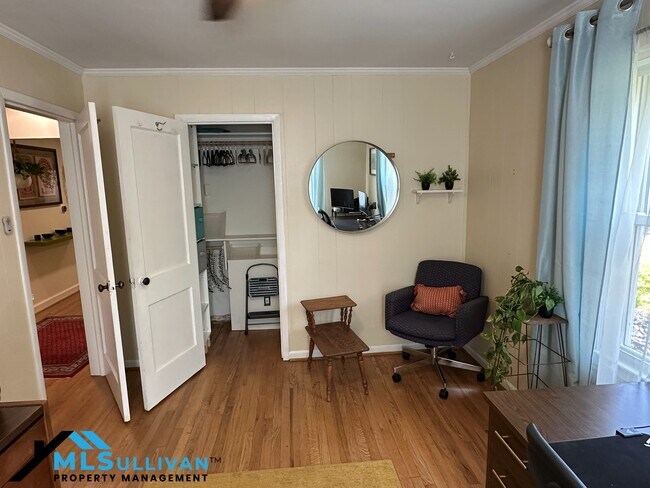 Building Photo - 1516 London Cir