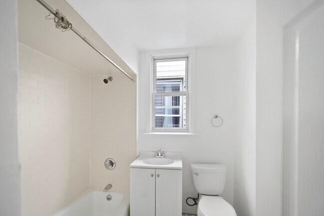 Building Photo - 278 Winfield Ave