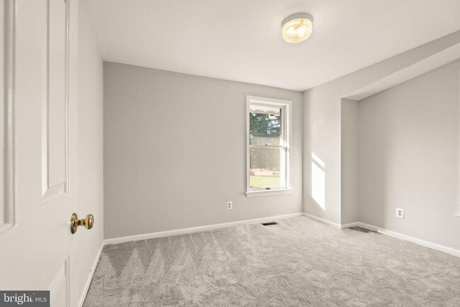 Building Photo - 318 Evergreen Mills Rd