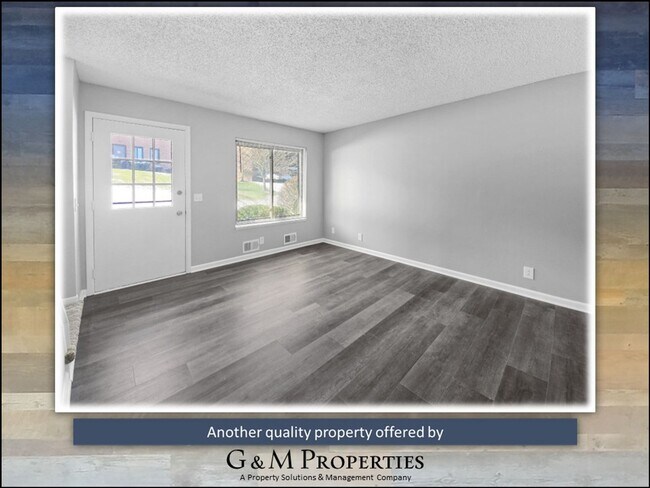 Building Photo - Rarely Available 1-Bedroom Townhouse in Henrietta: Updated & Amenity-Filled!
