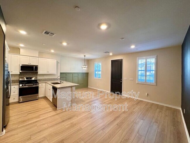 Building Photo - 34495 Agave Dr