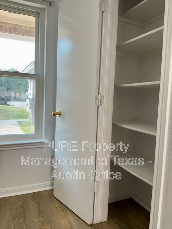 Building Photo - 244 Marvin Cove