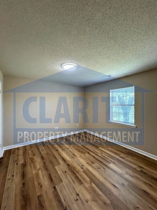 Building Photo - 3038/3040 Blue Springs Rd