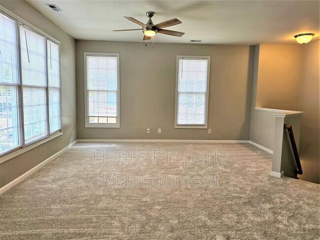 Building Photo - 3321 Kudrow Ln