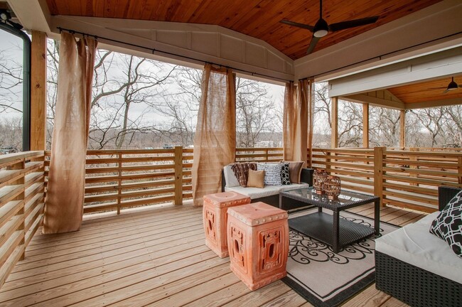 Building Photo - Amazing Location - 3 Bed, 2.5 Bath w/ Vaulted Ceilings and Covered Deck