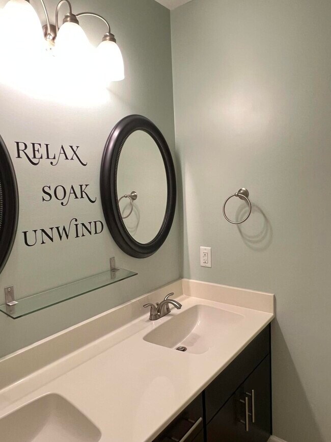 Building Photo - 16 Mariners Ln