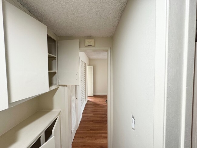 Hallway - 1320 N Poinsettia Pl