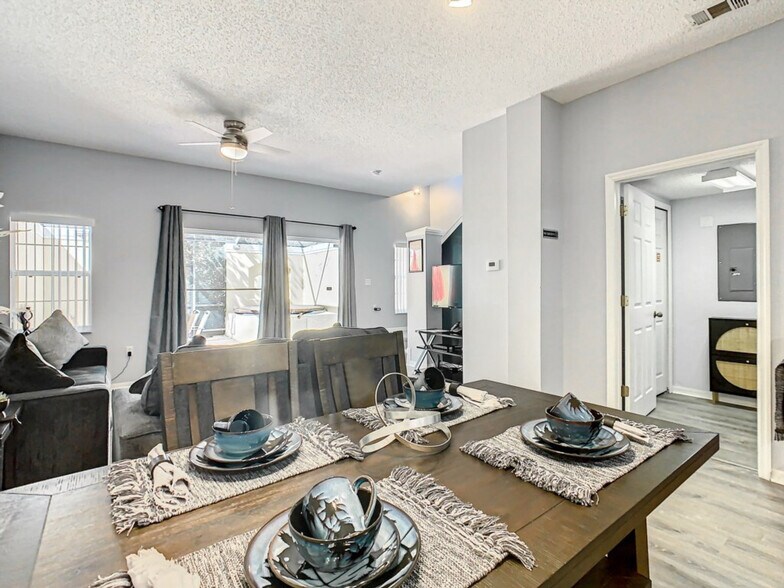 Building Photo - 4751 Ormond Beach Way